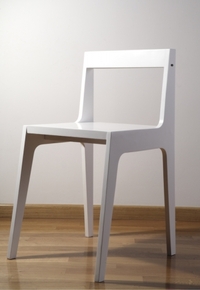 Kėdė / šviestuvas / staliukas