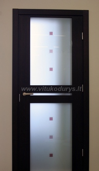 Durys su vitražinėmis detalėmis iš salono 
"Vituko durys"