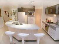 Šiuolaikinio stiliaus virtuvė - Interjeras.LT