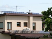 Integruota į stogą saulės elektrinė