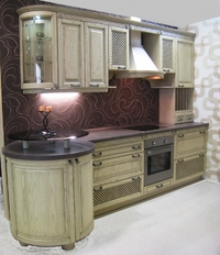 Šiuo metu itin madingi Provanso stiliaus, sendintos patinos virtuvės baldai. Šiam stiliui būdinga šviesi spalva – balta arba beveik balta.